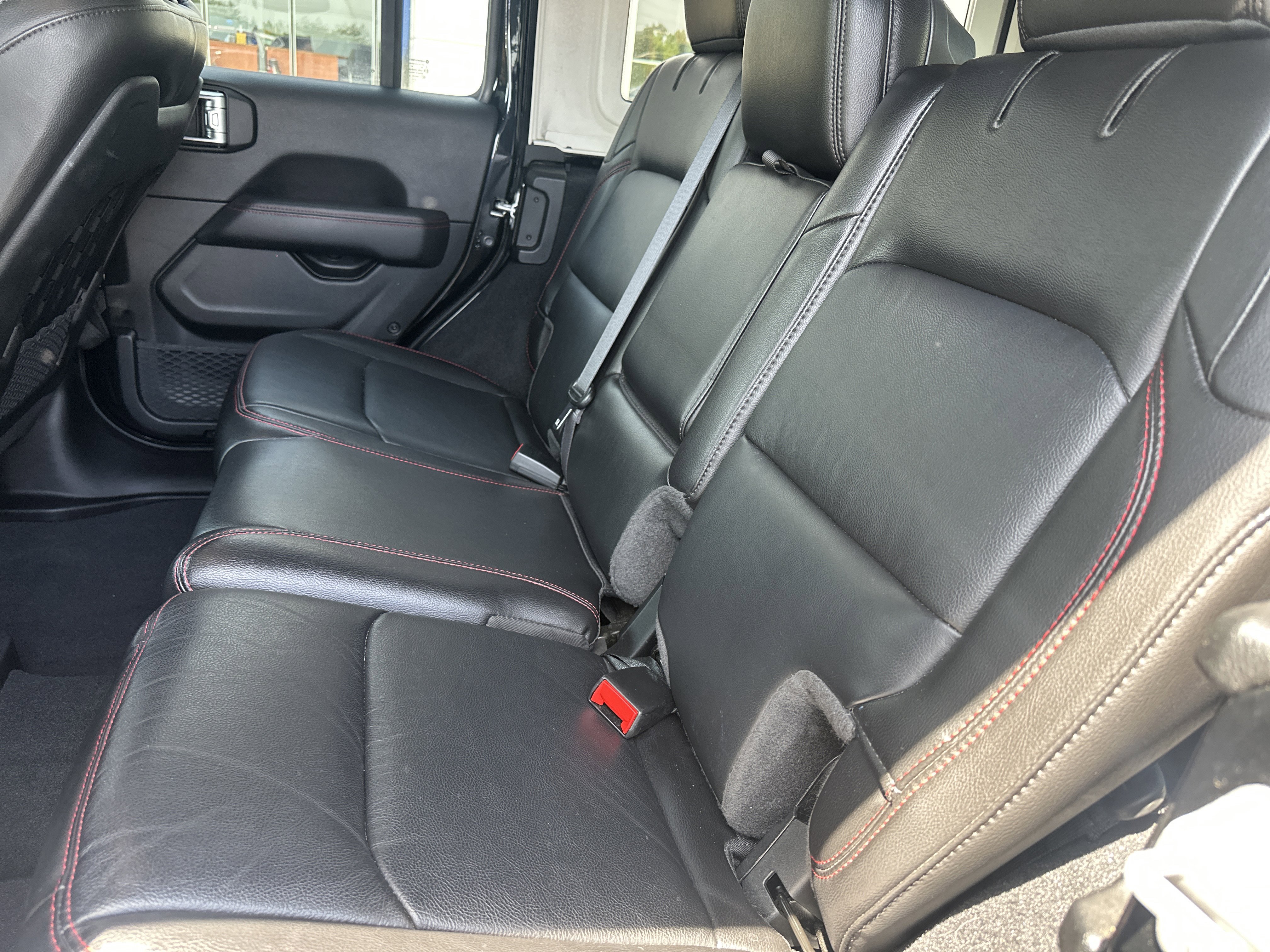 Used 2023 Jeep Wrangler Unlimited Rubicon w/ LED Lighting Group AWD/4WD image 21