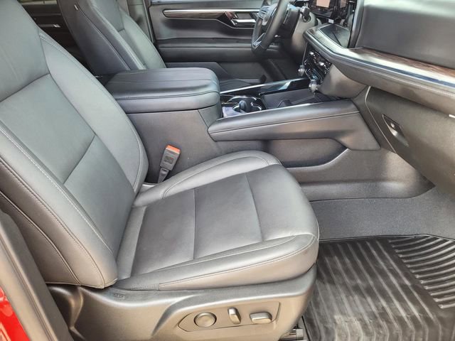 Used 2025 Chevrolet Tahoe Z71 image 9