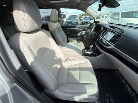 Used 2019 Toyota Highlander Limited AWD/4WD image 32