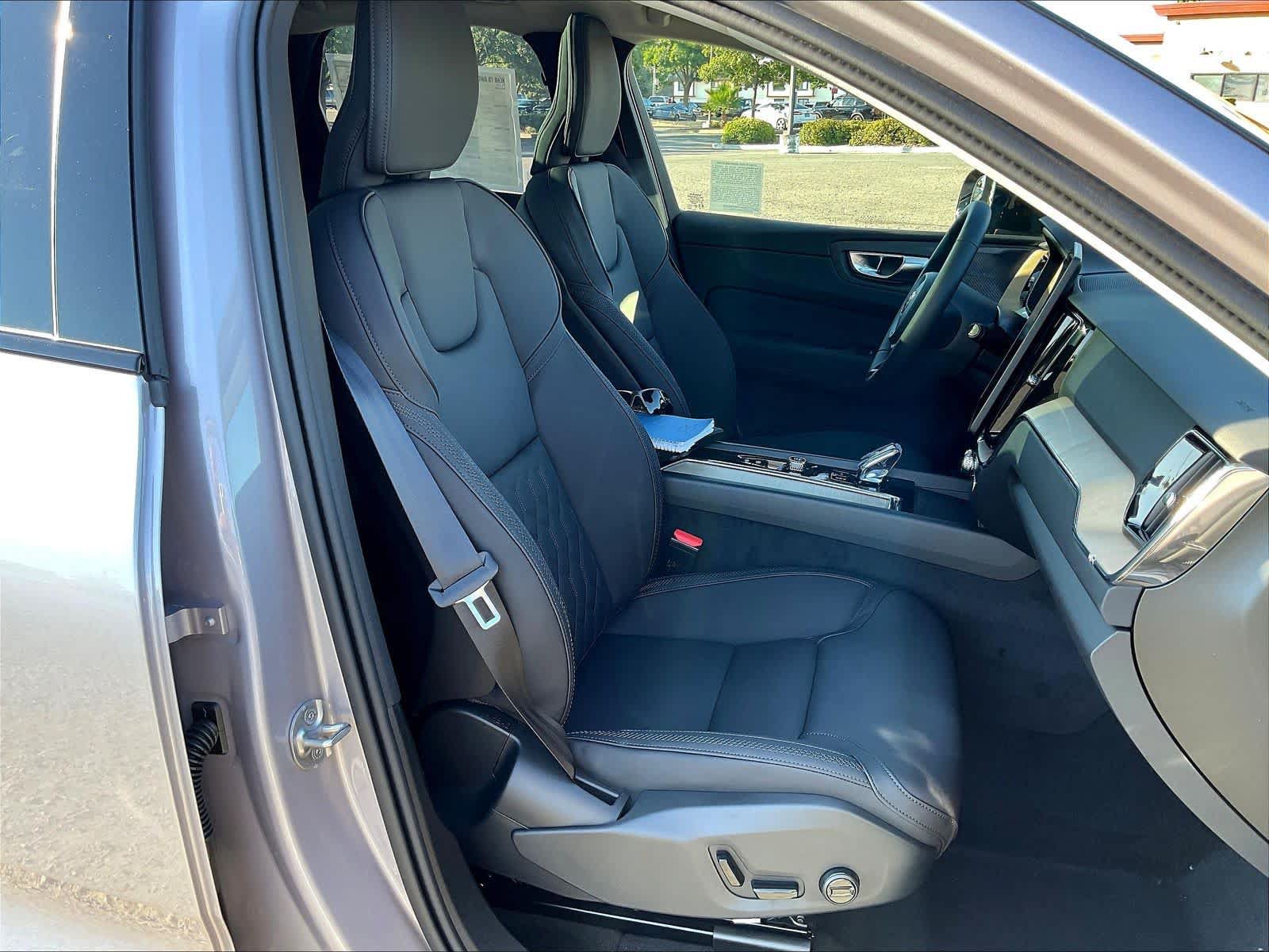 New 2026 Volvo XC60 T8 Plus w/ Climate Package PRO AWD/4WD image 31