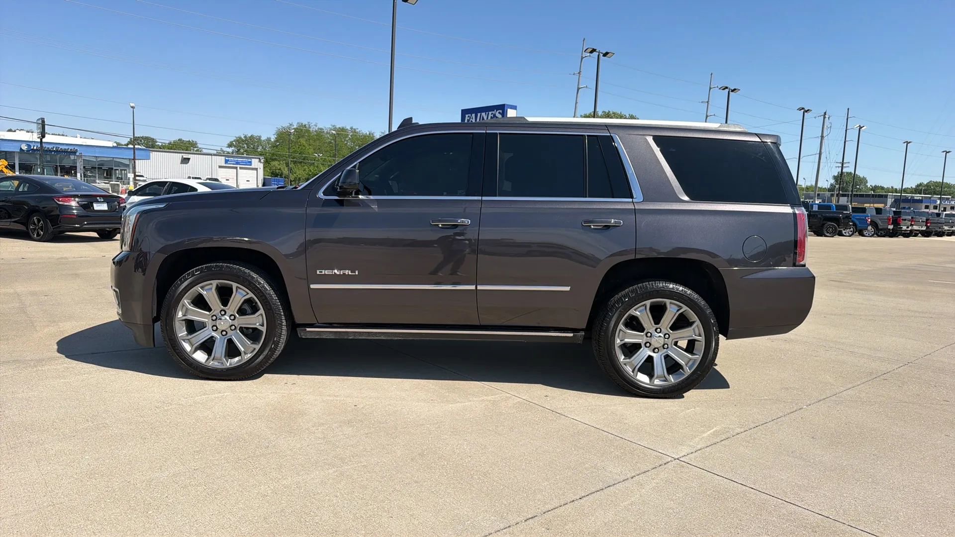 Used 2018 GMC Yukon Denali w/ Denali Ultimate Package AWD/4WD image 9