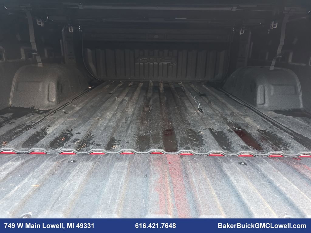 Used 2024 GMC Sierra 1500 AT4 w/ Technology Package image 12