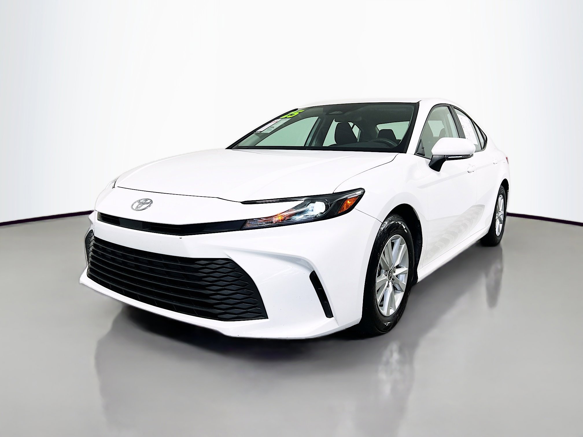 Used 2025 Toyota Camry LE FWD image 10