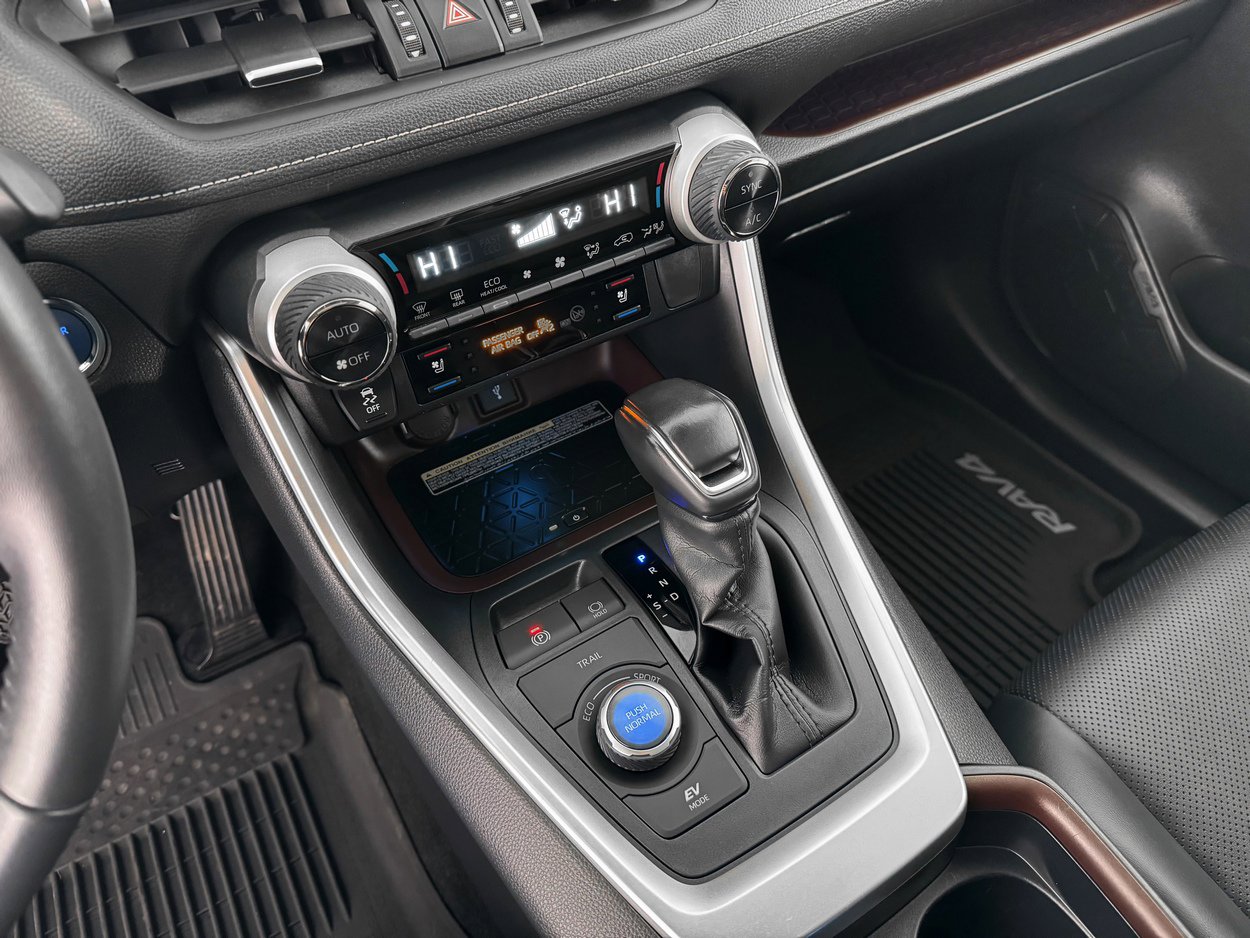 Used 2020 Toyota RAV4 Limited image 20