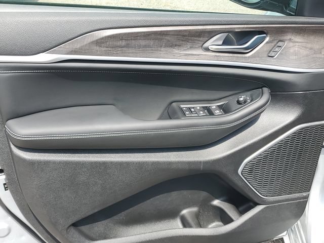 New 2026 Jeep Grand Cherokee L Limited AWD/4WD image 16