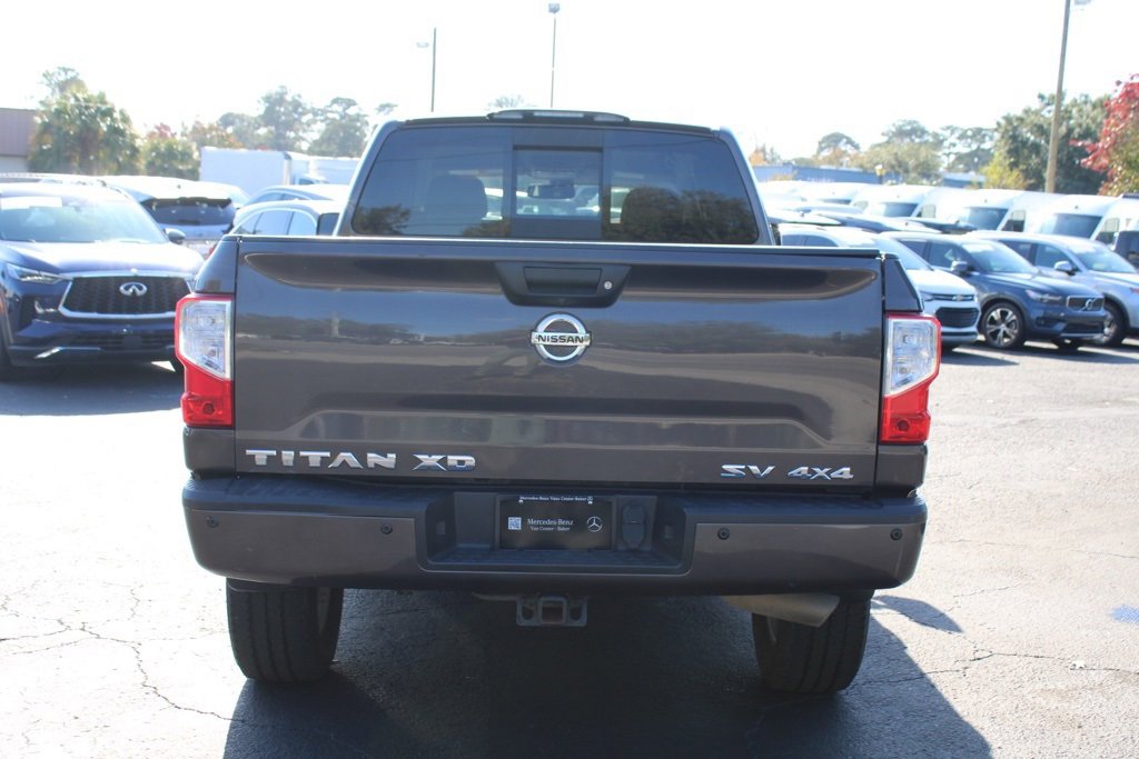 Used 2019 Nissan Titan SV w/ SV Convenience Package image 11