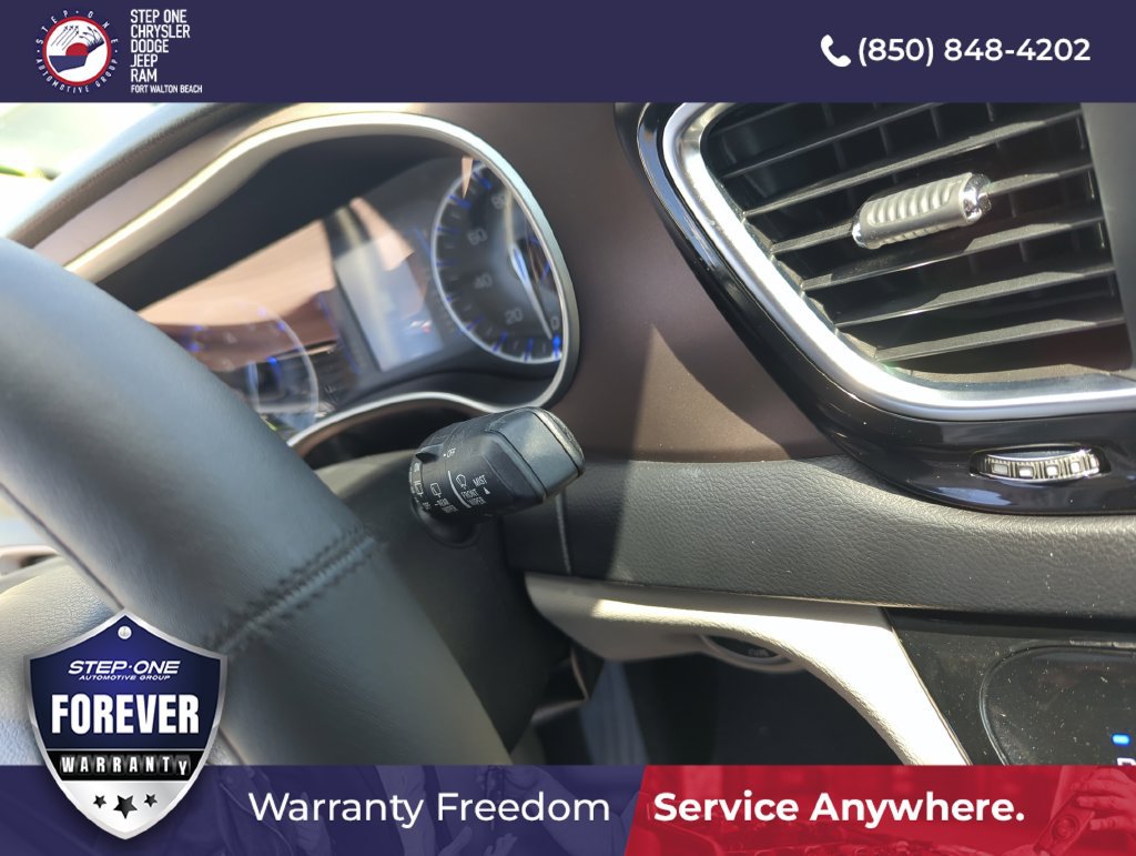 Used 2019 Chrysler Pacifica Touring Plus w/ Tire & Wheel Group FWD image 23