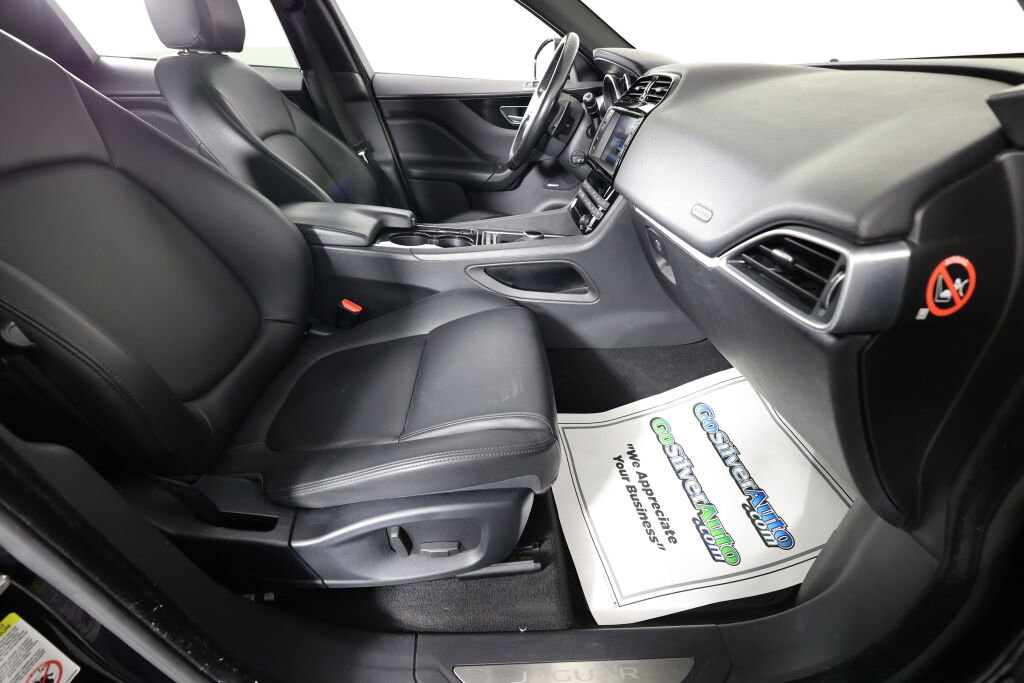 Used 2017 Jaguar F-PACE Premium image 28