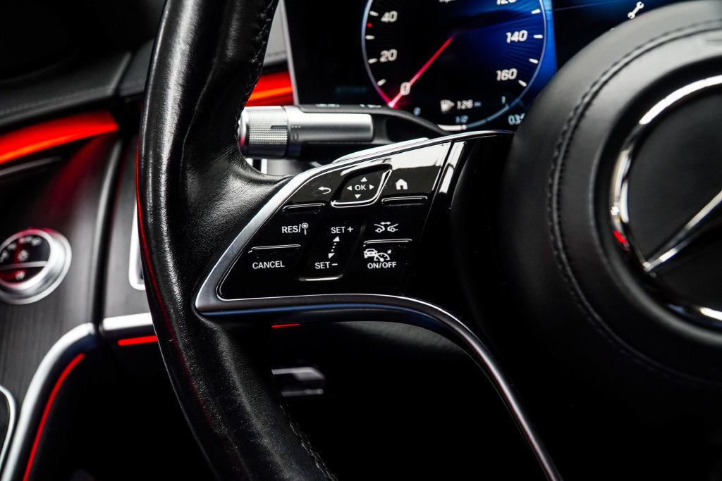 Used 2022 Mercedes-Benz S 500 4MATIC w/ AMG Line Package image 34