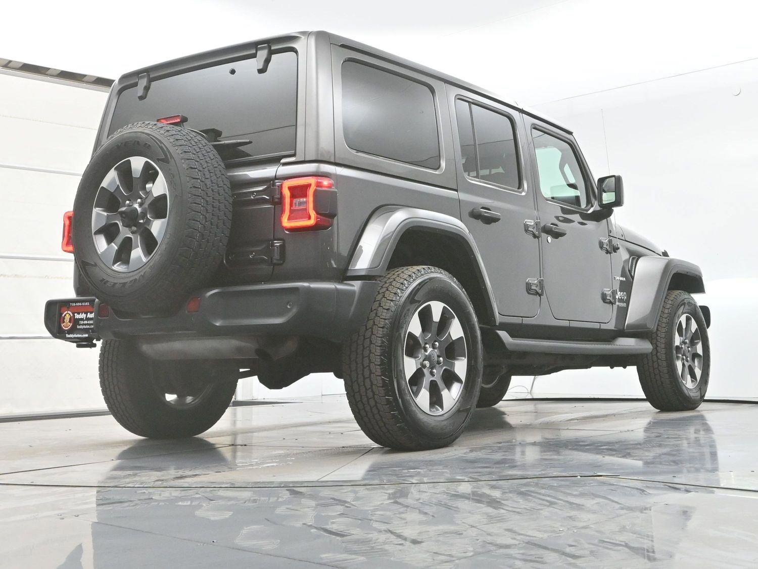 Used 2018 Jeep Wrangler Unlimited Sahara image 33