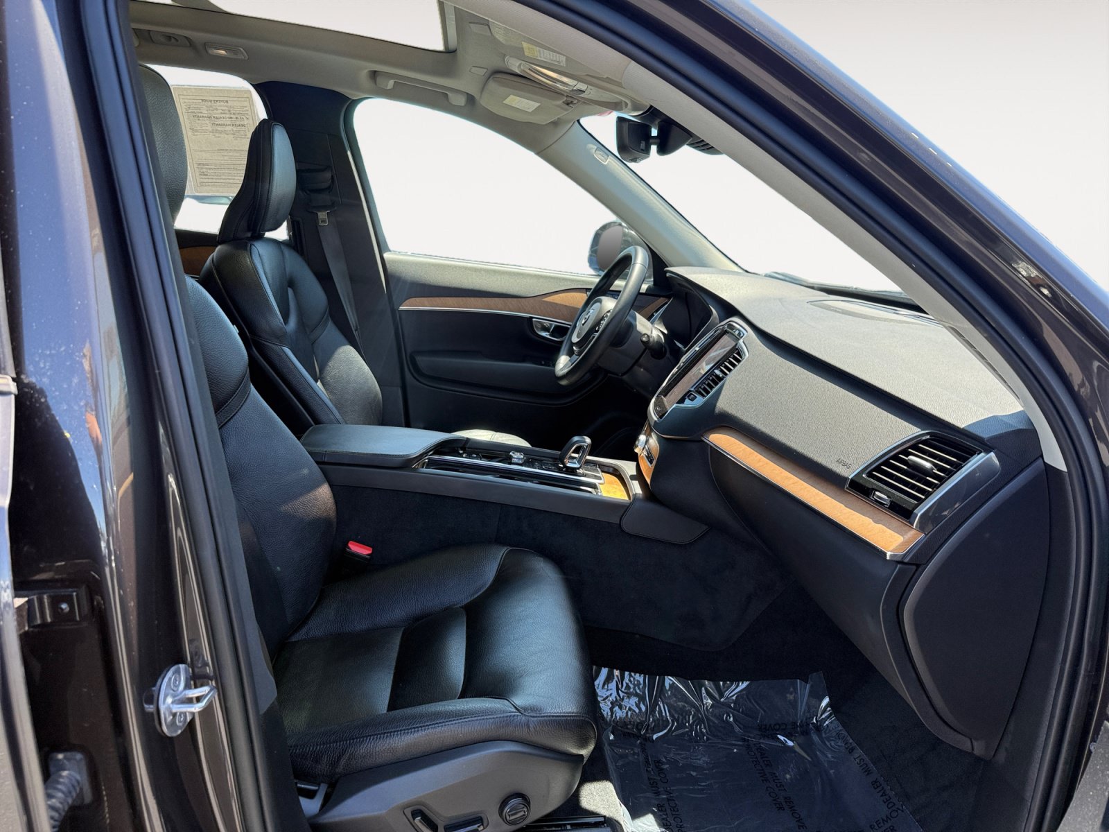 Used 2023 Volvo XC90 T8 Plus w/ Protection Package Premier AWD/4WD image 19