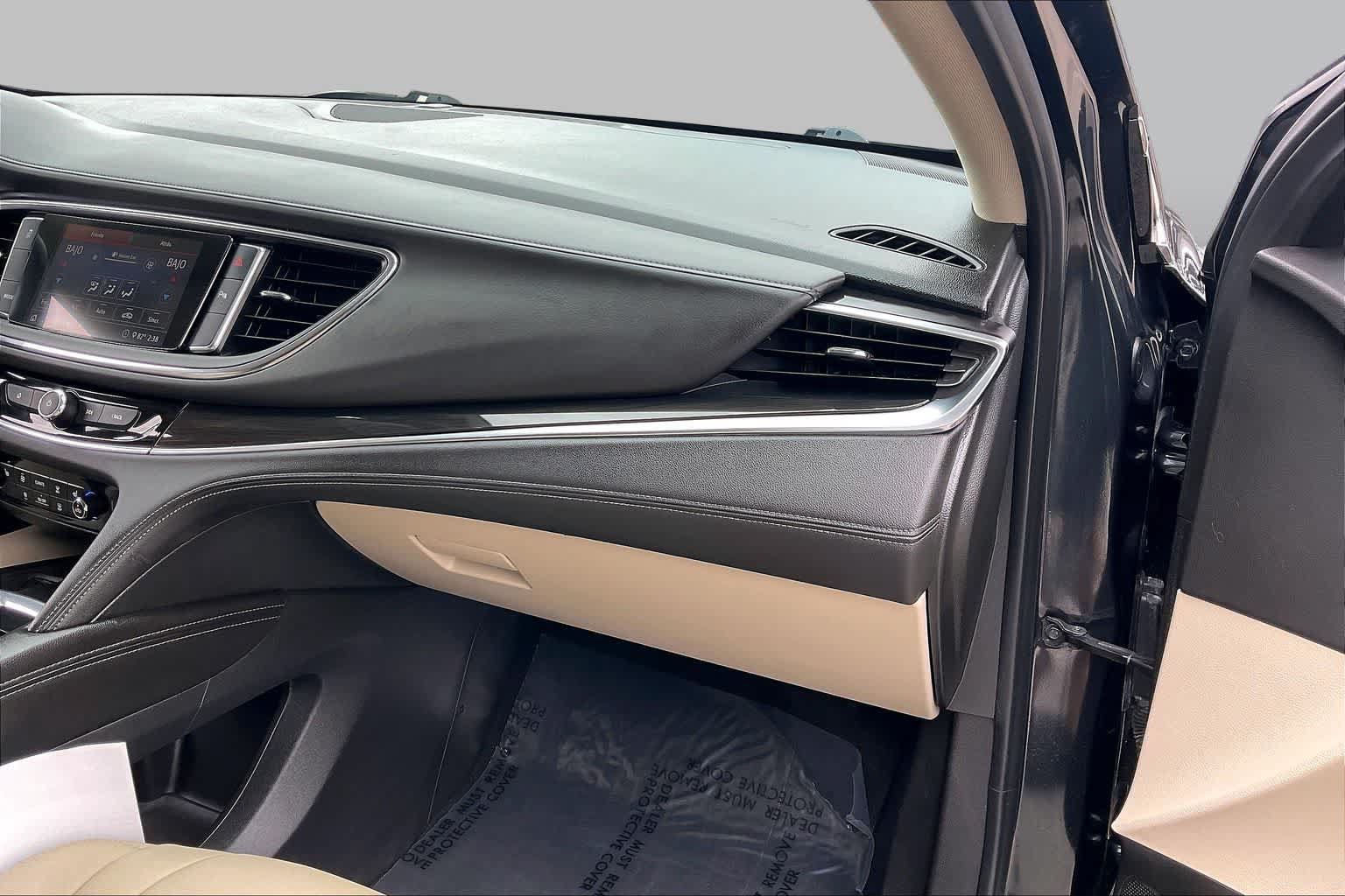 Used 2020 Buick Enclave Essence w/ Sound and Sites Package FWD image 17