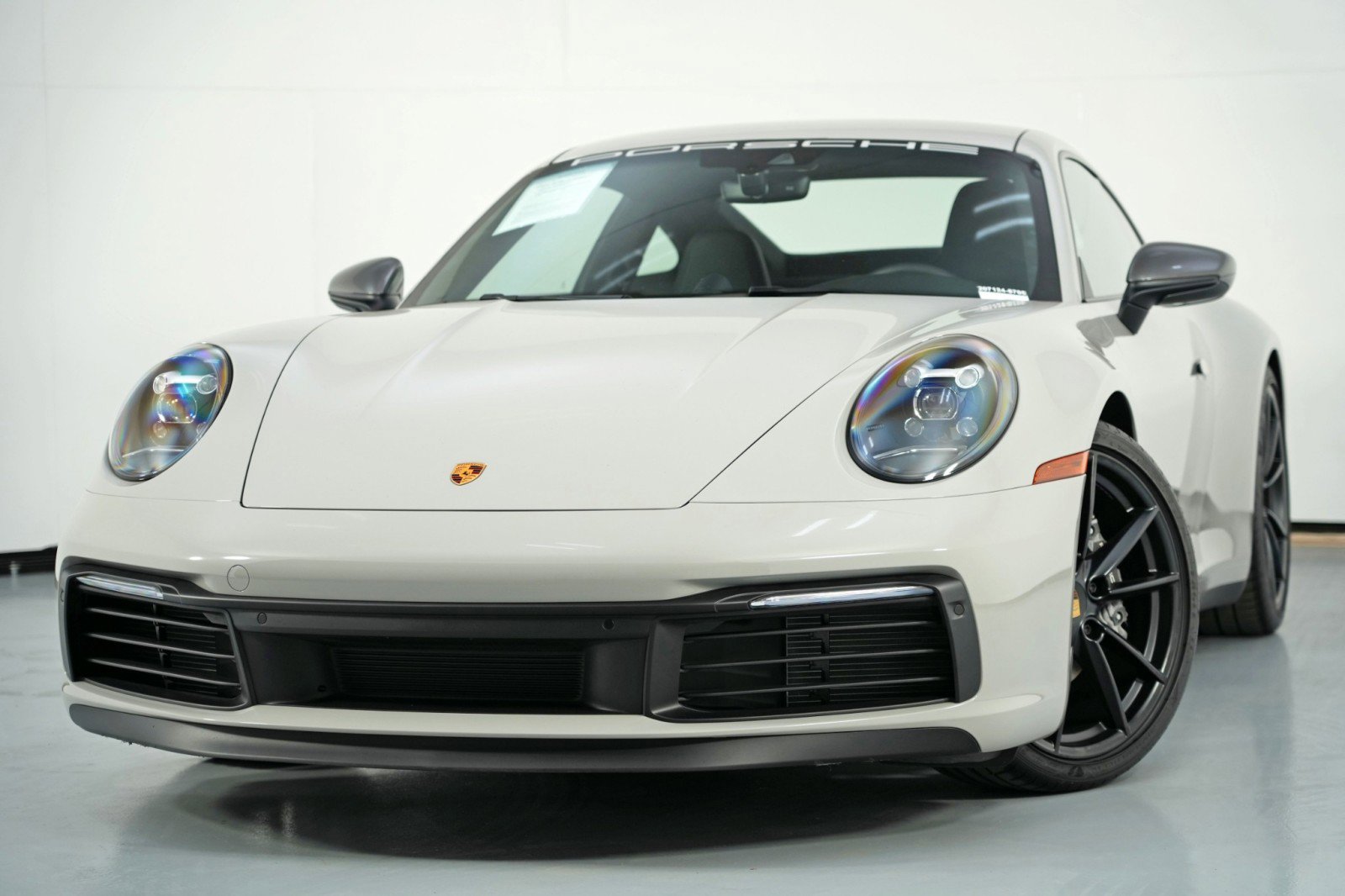 Used 2024 Porsche 911 Carrera T image 3