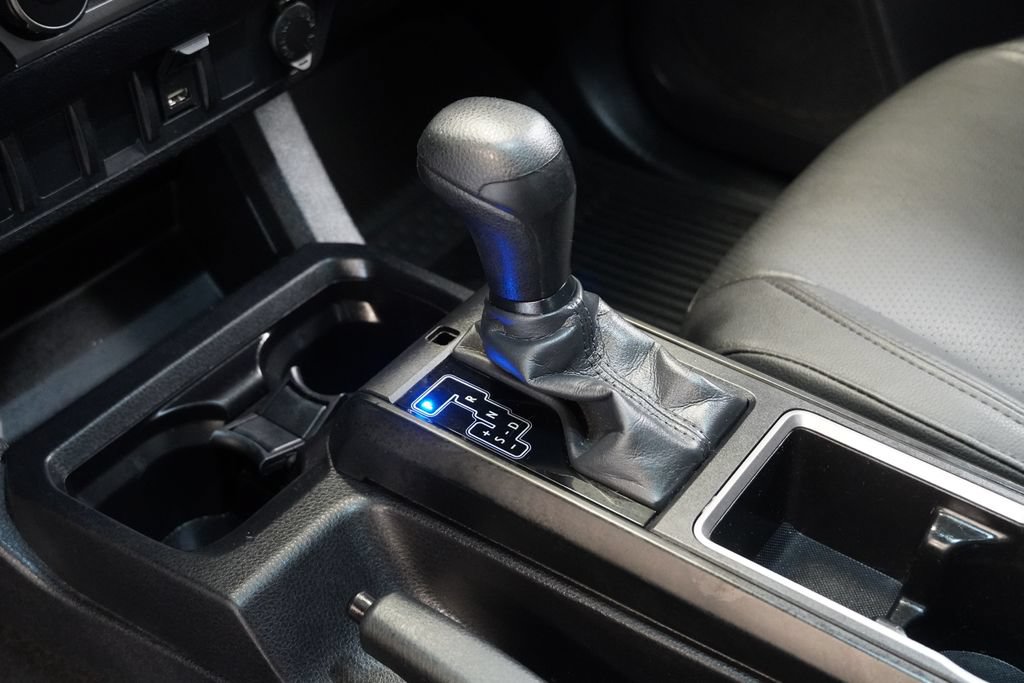 Used 2023 Toyota Tacoma SR AWD/4WD image 21