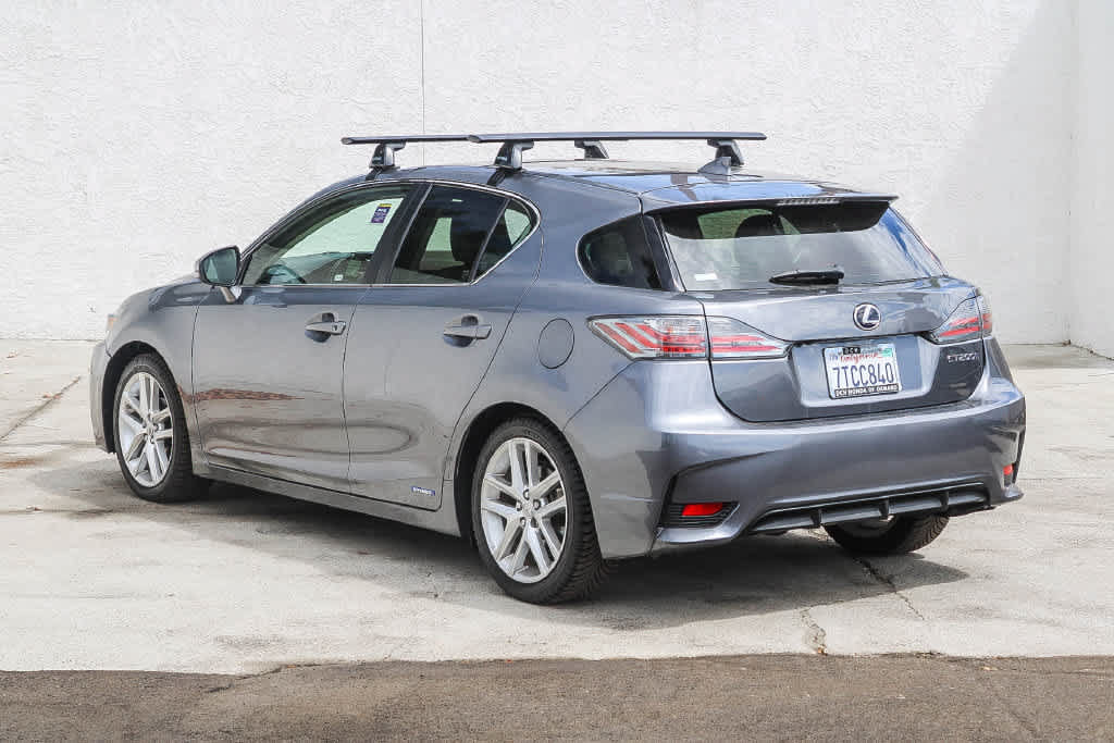 Used 2016 Lexus CT 200h w/ Seat Comfort Package FWD image 4