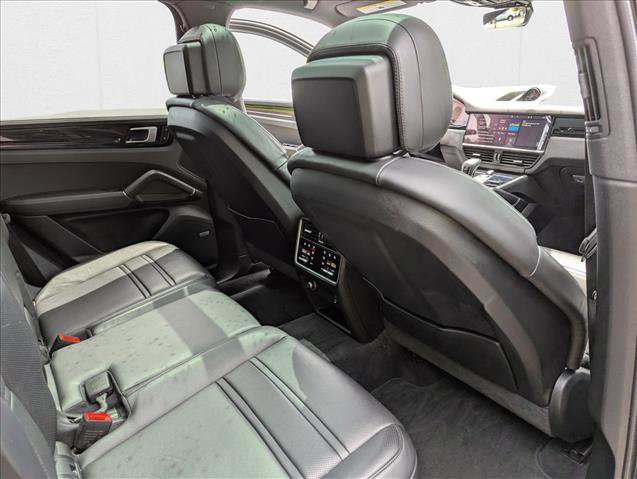 Used 2020 Porsche Cayenne S image 24