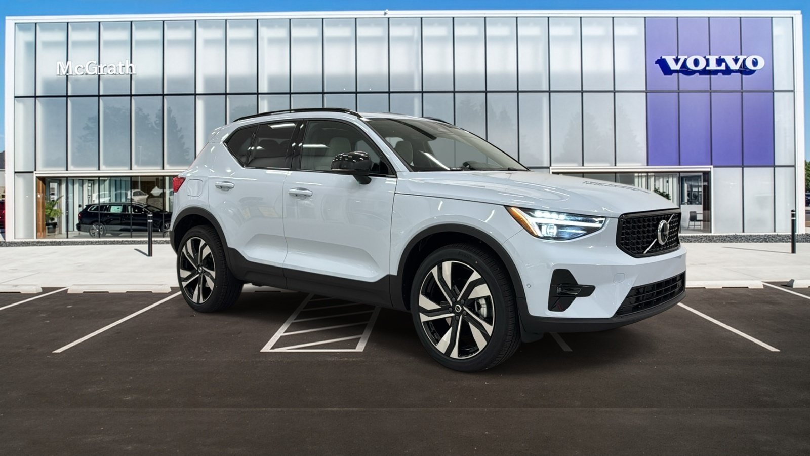 New 2026 Volvo XC40 B5 Ultra w/ Climate Package
