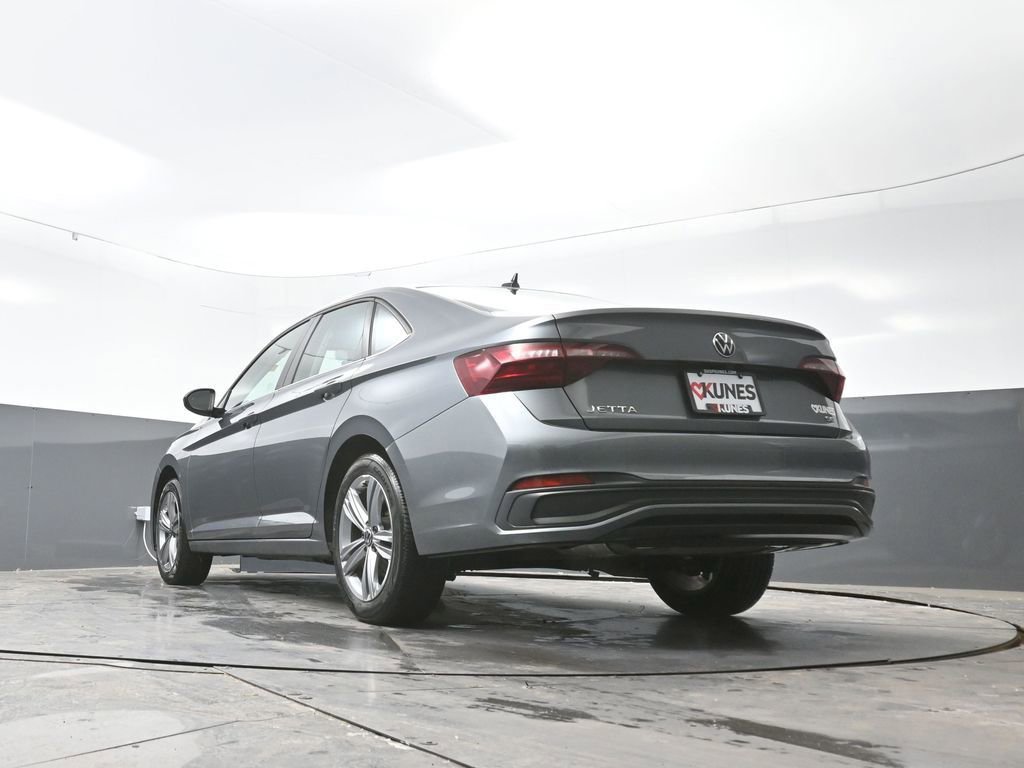 Used 2024 Volkswagen Jetta SE image 56
