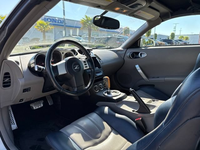 Used 2004 Nissan 350Z Touring RWD image 10