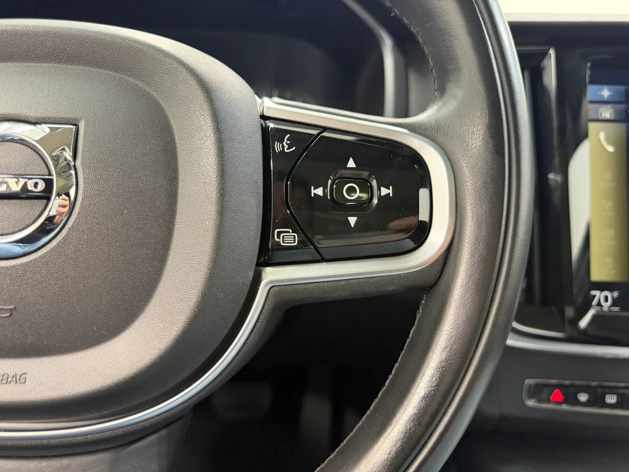 Used 2018 Volvo V90 T5 Cross Country w/ Convenience Package AWD/4WD image 32