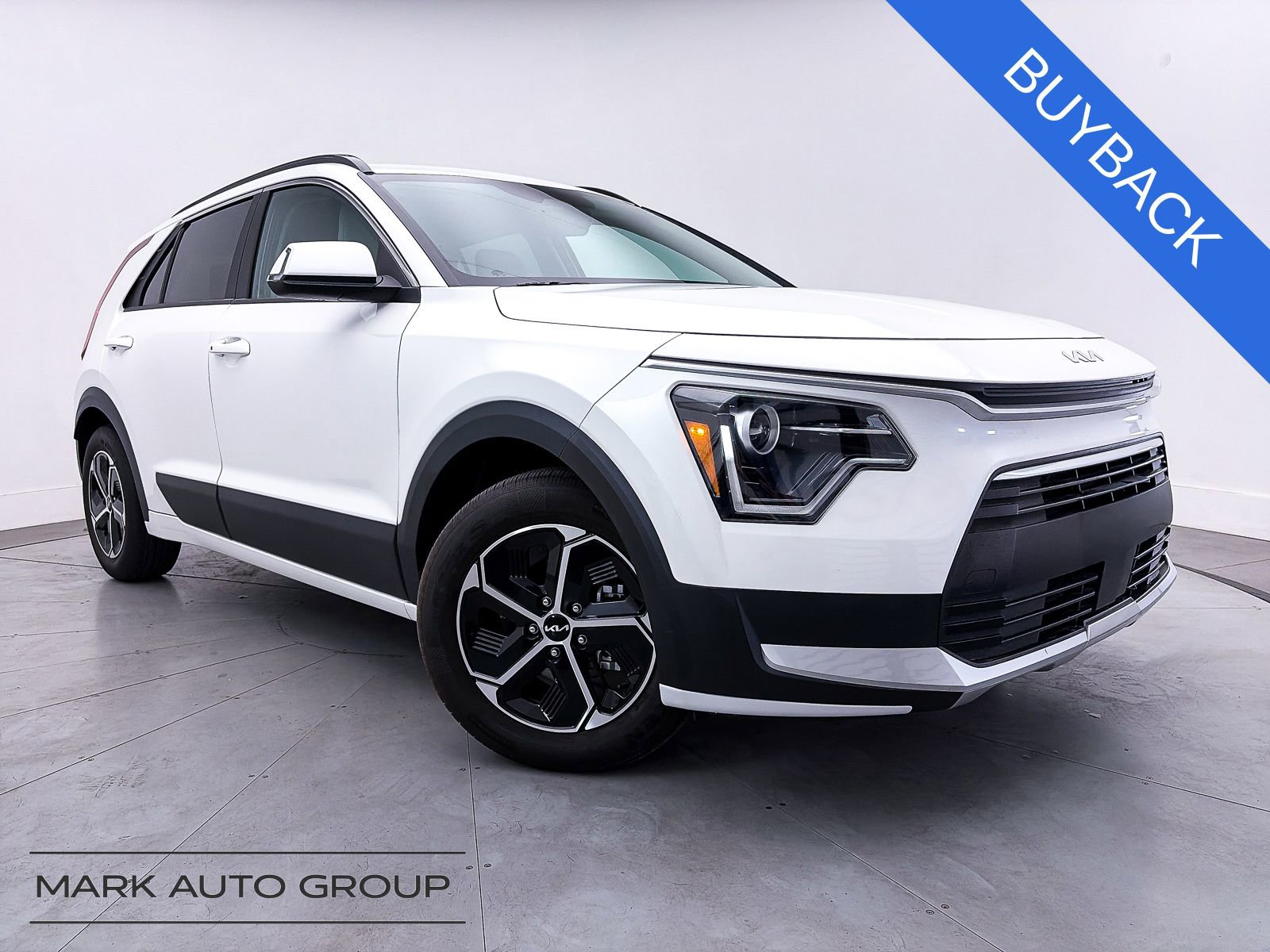 Used 2023 Kia Niro EX FWD image 1