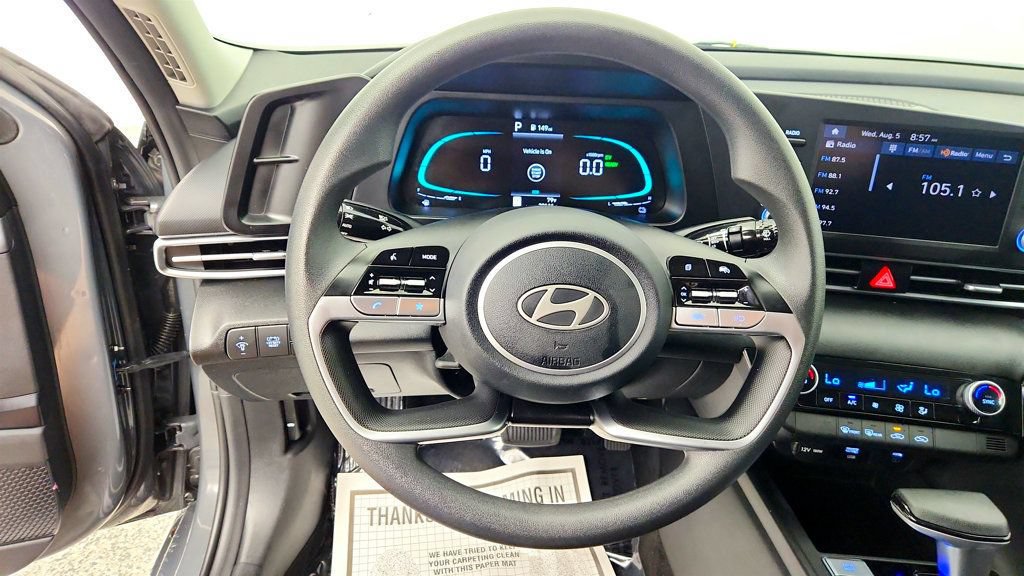 Used 2026 Hyundai Elantra Hybrid FWD image 13
