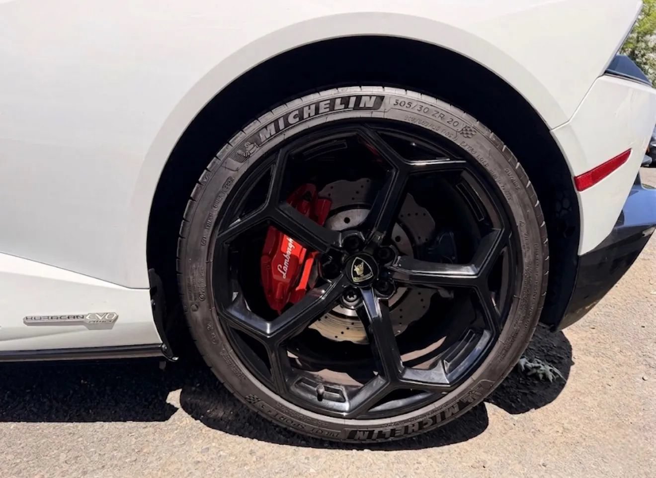 Used 2021 Lamborghini Huracan EVO RWD image 15