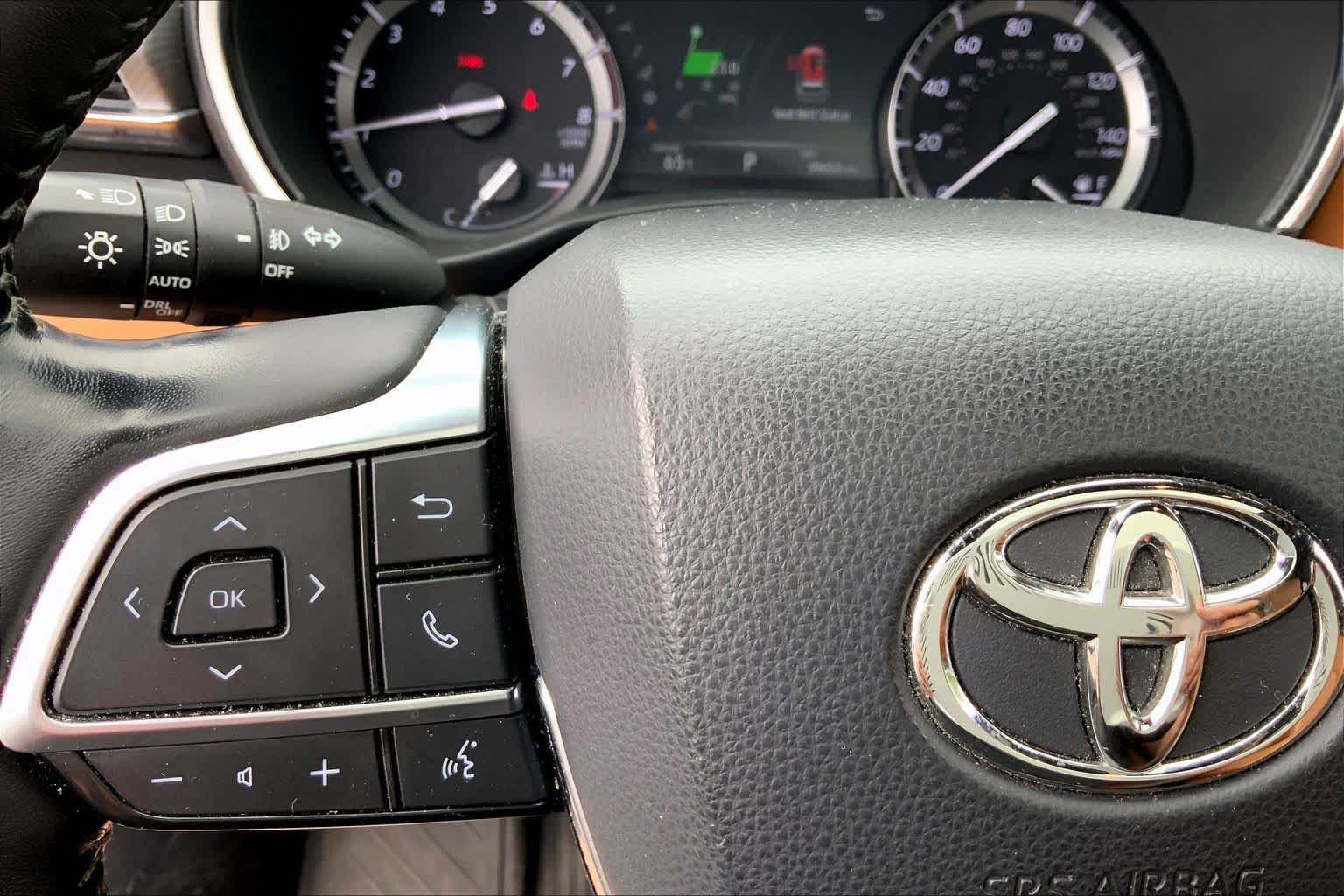 Used 2021 Toyota Highlander Platinum AWD/4WD image 24