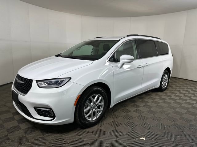 Used 2022 Chrysler Pacifica Touring-L image 7