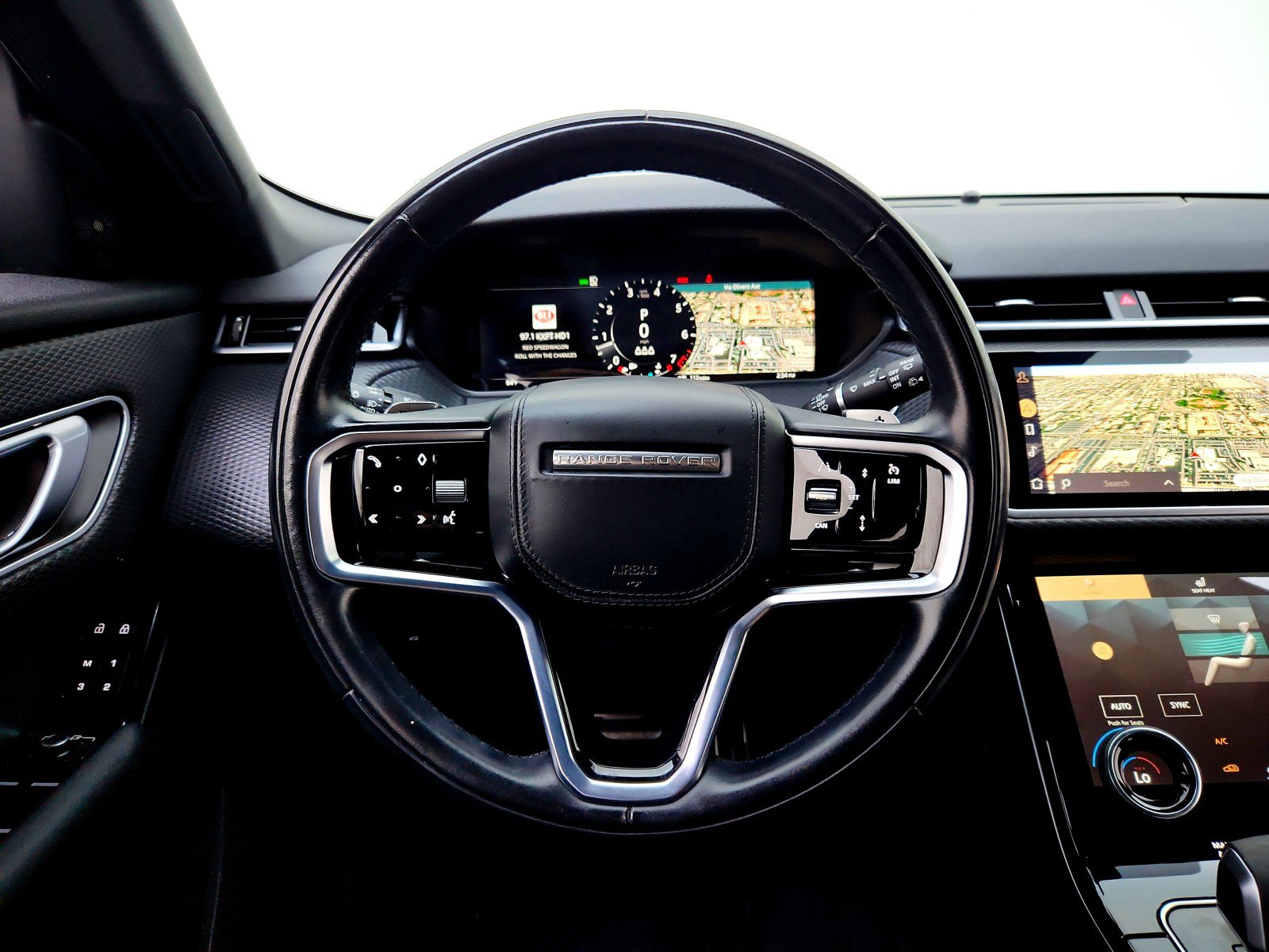 Used 2023 Land Rover Range Rover Velar R-Dynamic S image 18