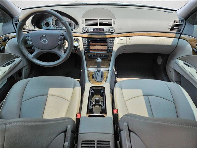Used 2009 Mercedes-Benz E 350 Sedan image 19