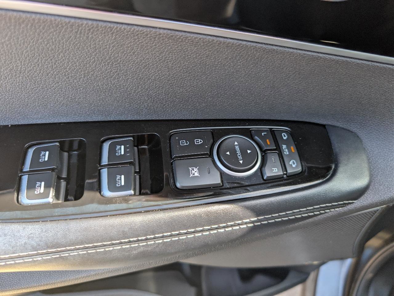 Used 2019 Kia Sorento SX FWD image 19