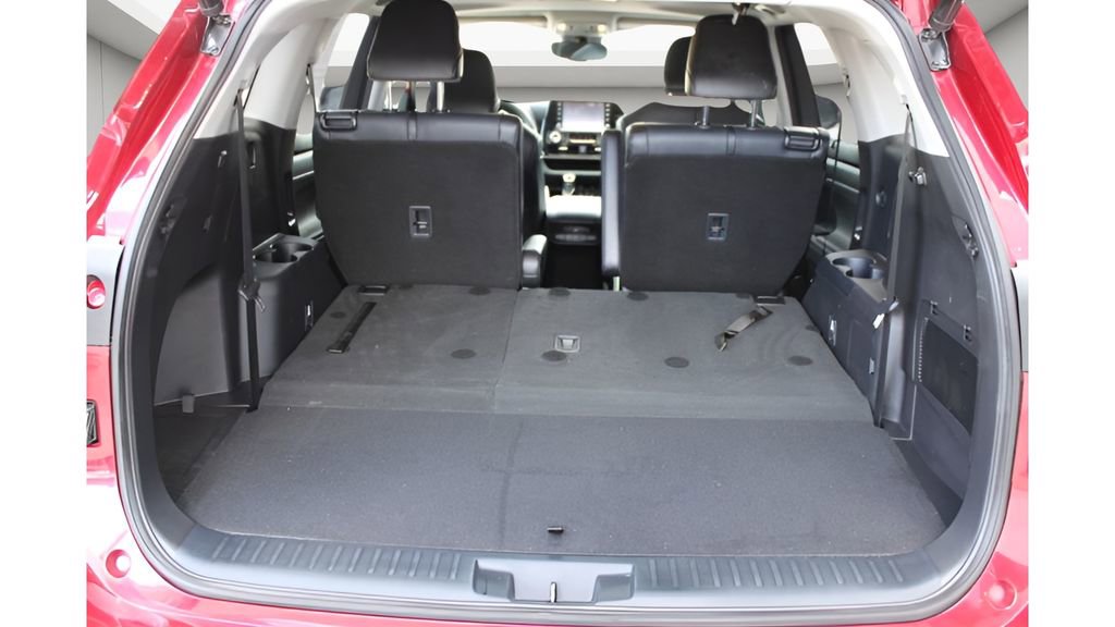 Used 2021 Toyota Highlander XLE AWD/4WD image 22