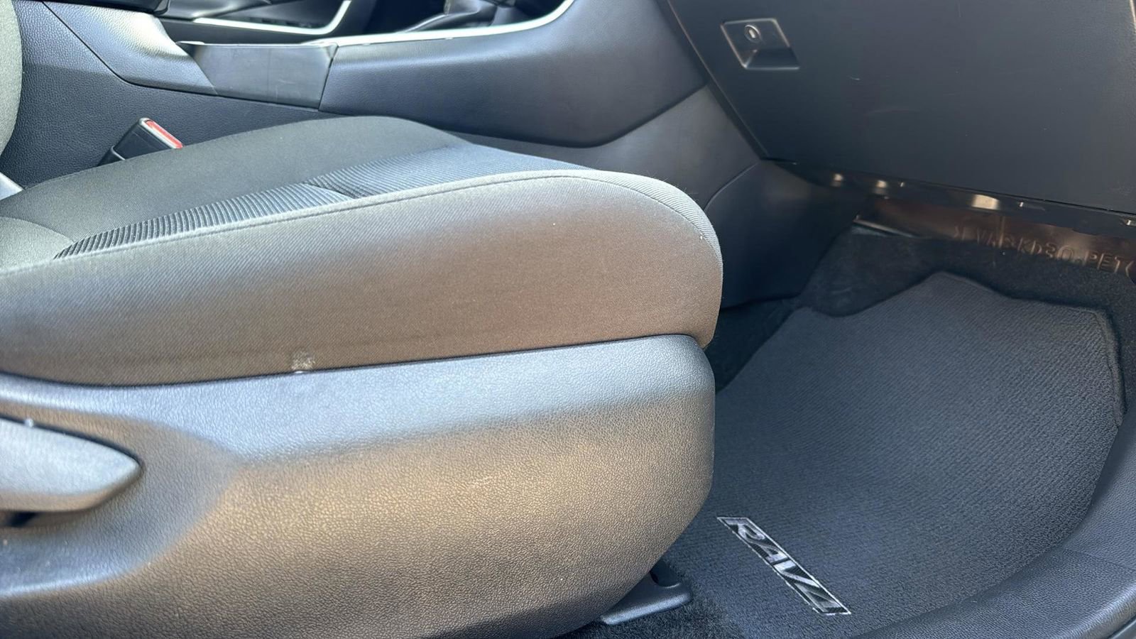 Used 2024 Toyota RAV4 LE FWD image 25