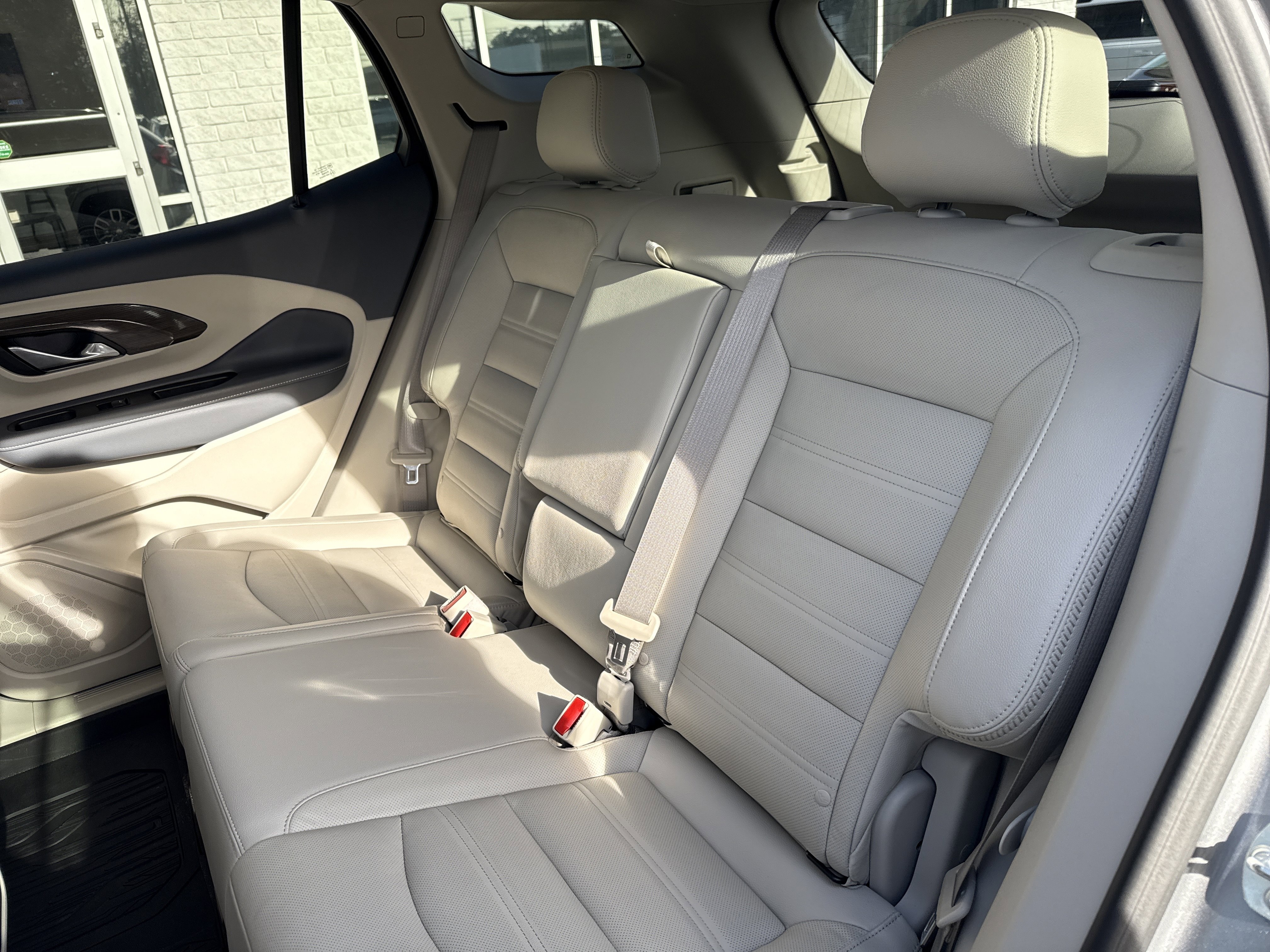 Used 2024 GMC Terrain Denali w/ Denali Premium Package image 12