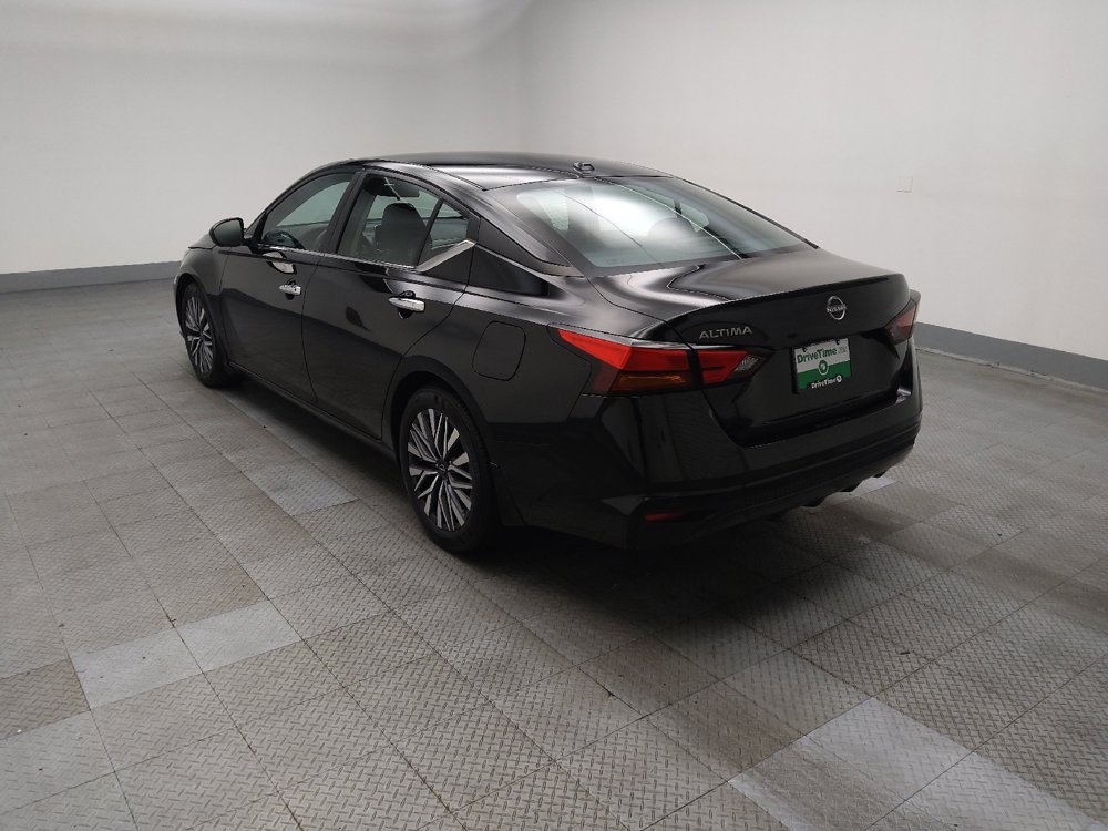 Used 2025 Nissan Altima 2.5 SV FWD image 3