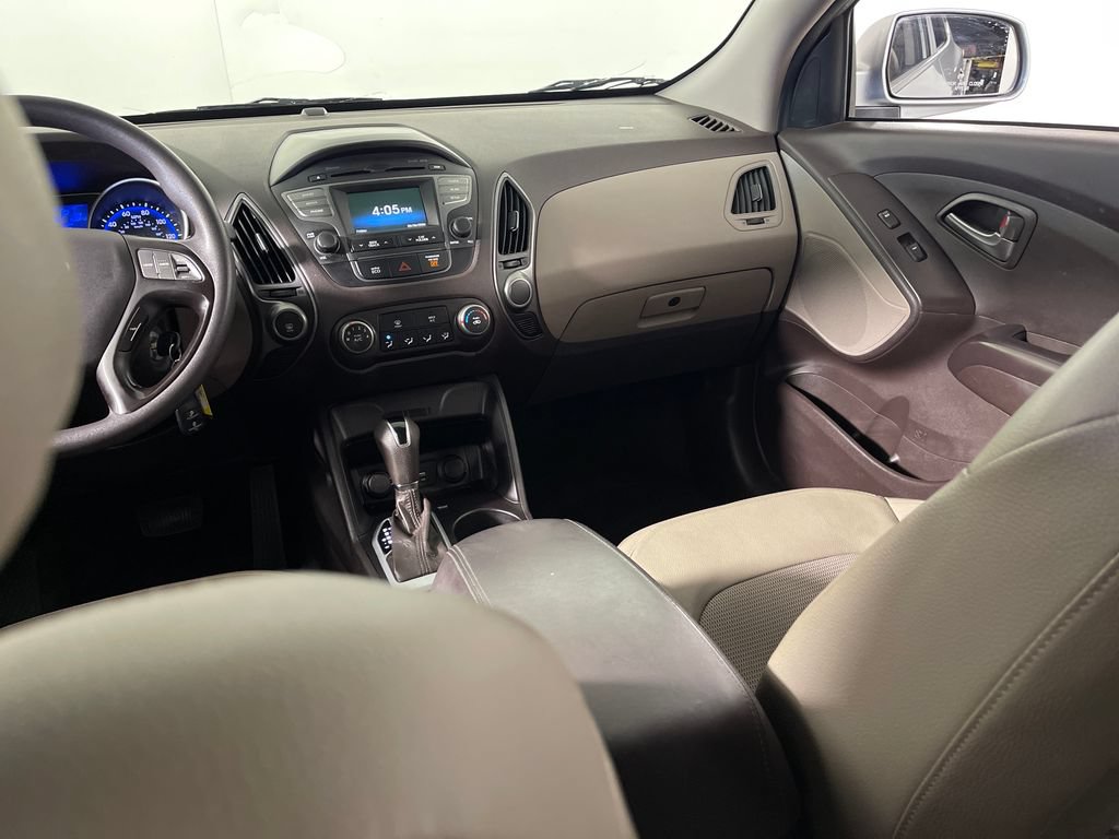 Used 2015 Hyundai Tucson GLS w/ Option Group 02 FWD image 17