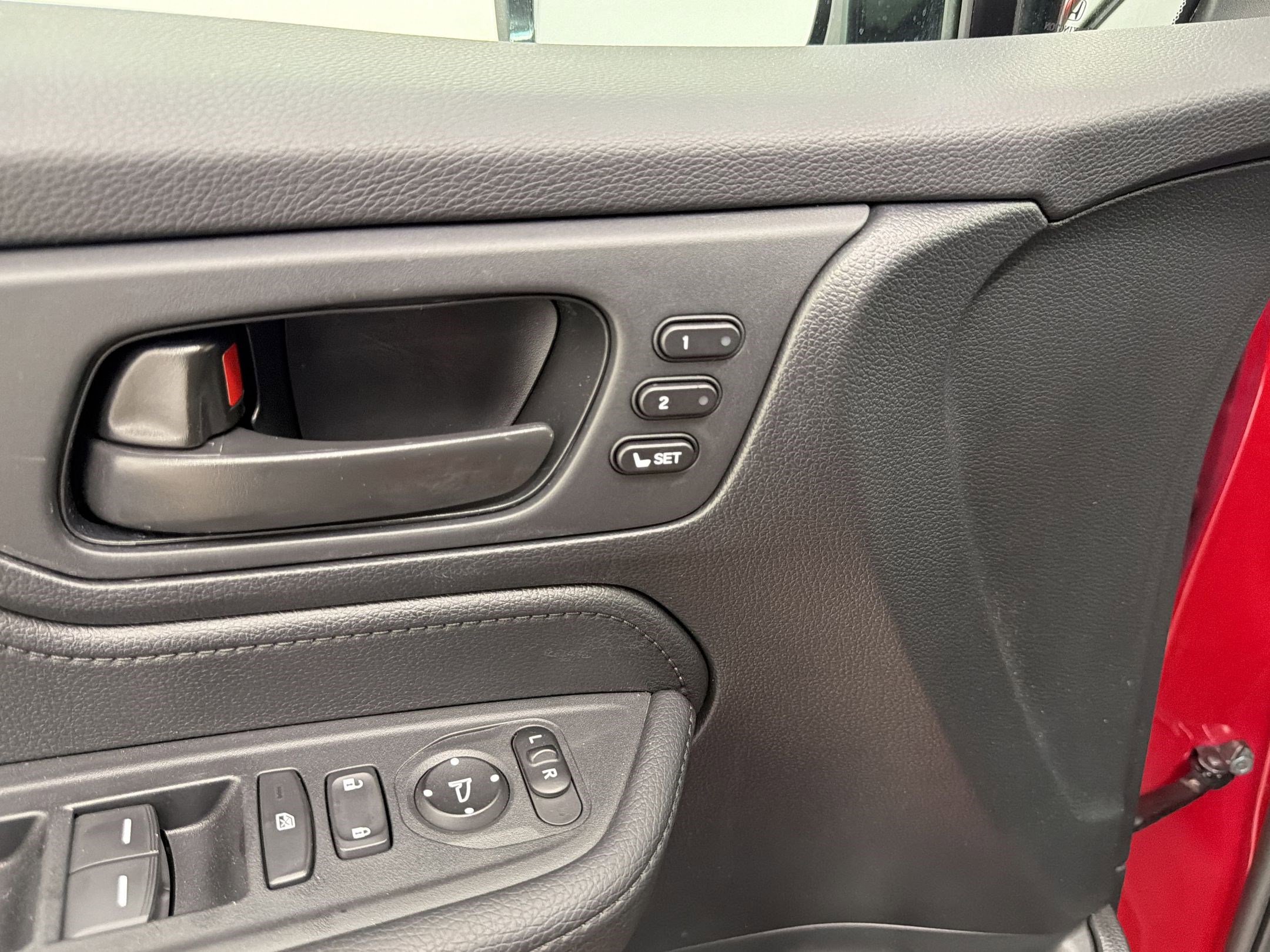 Used 2025 Honda Odyssey Sport-L image 28