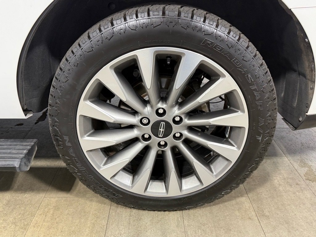 Used 2020 Lincoln Navigator Reserve w/ Luxury Package image 17