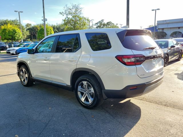 Certified 2025 Honda Pilot EX-L image 4