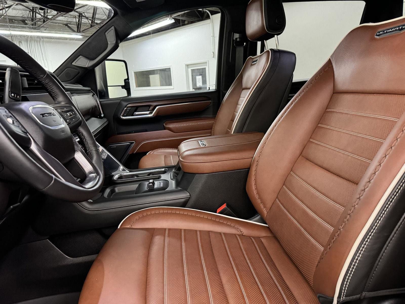 Used 2024 GMC Sierra 3500 Denali Ultimate image 13