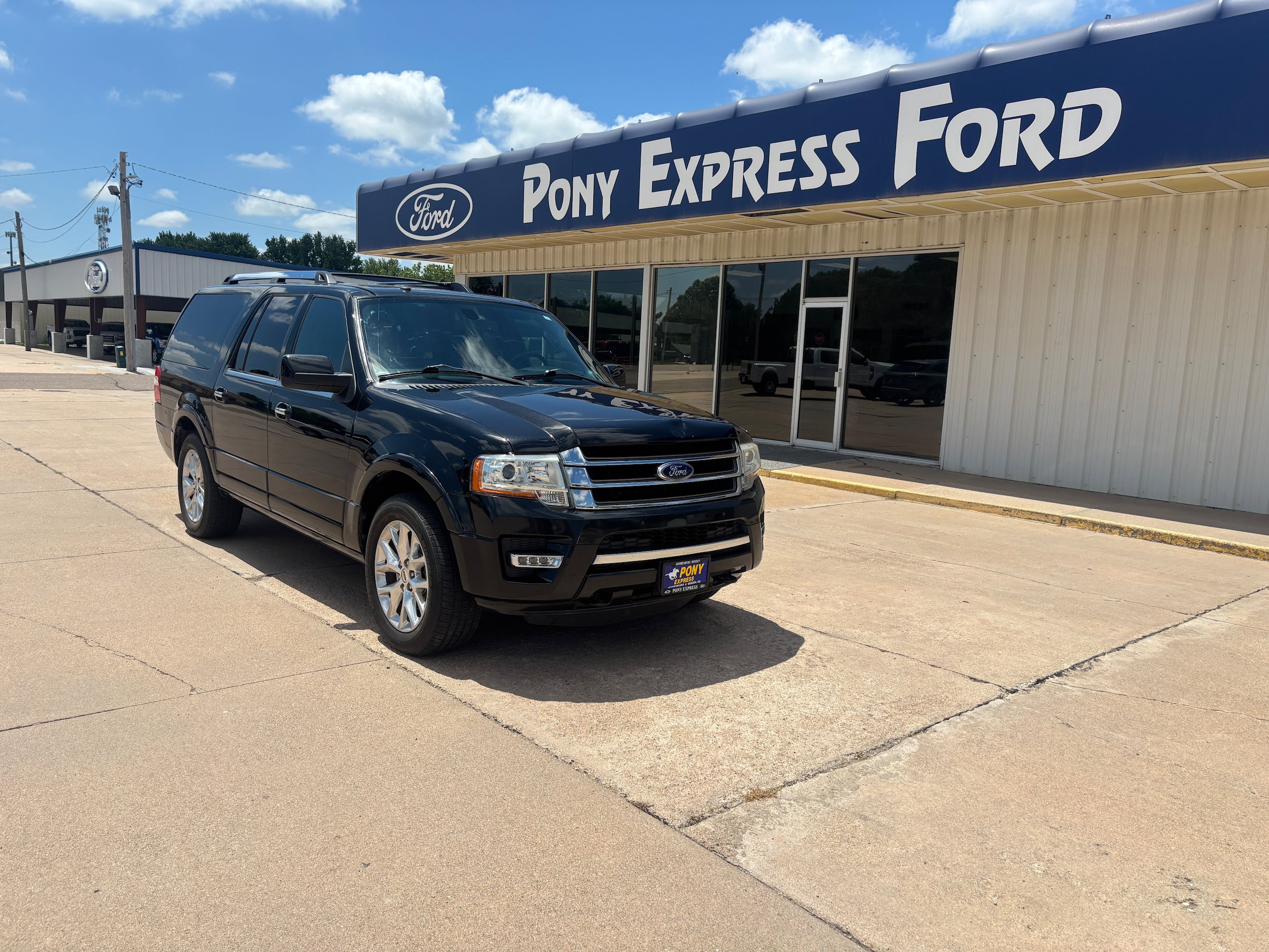Used 2015 Ford Expedition EL Limited w/ Equipment Group 301A AWD/4WD image 1