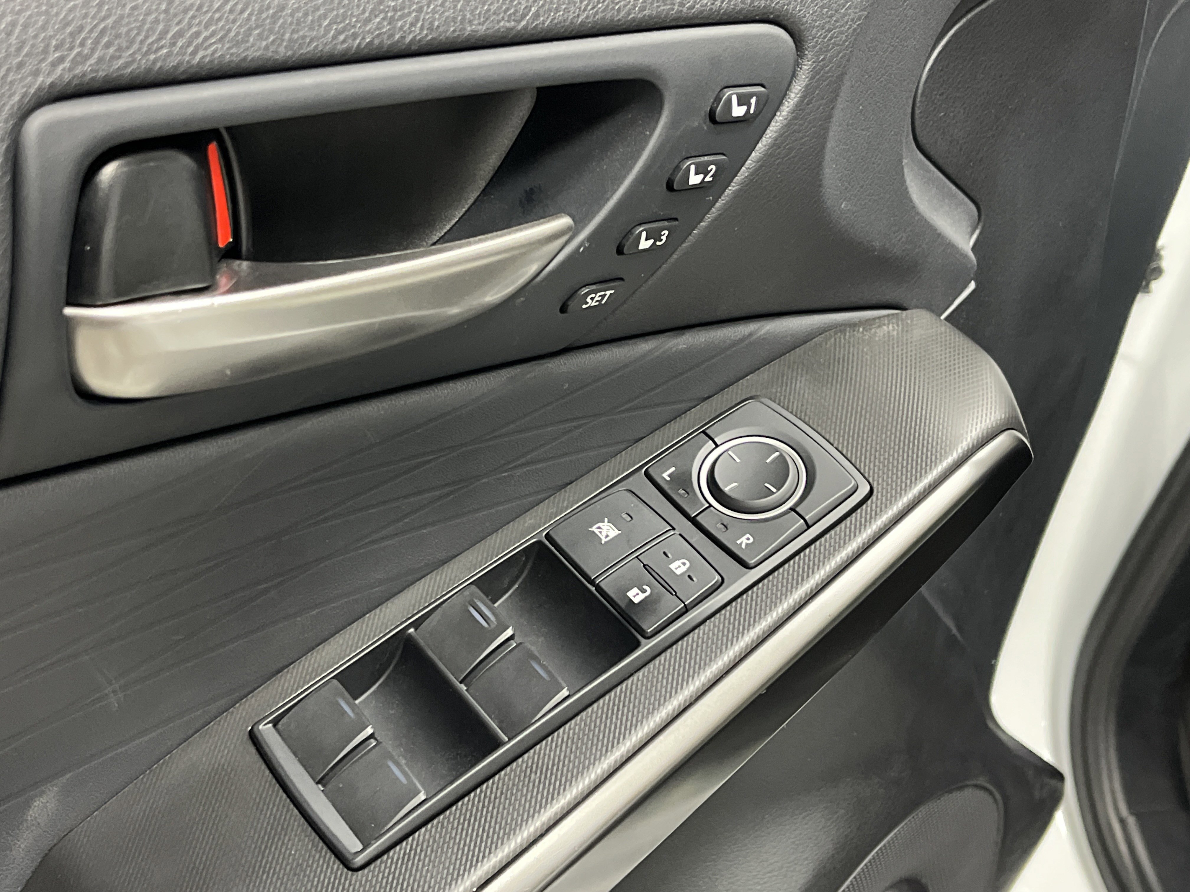 Used 2022 Lexus IS 350 F Sport image 15