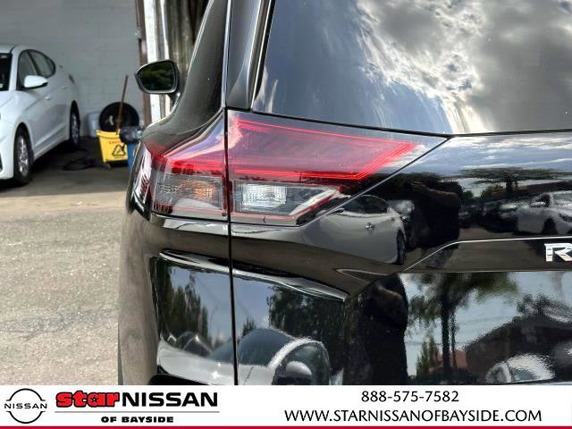 Certified 2021 Nissan Rogue S image 11