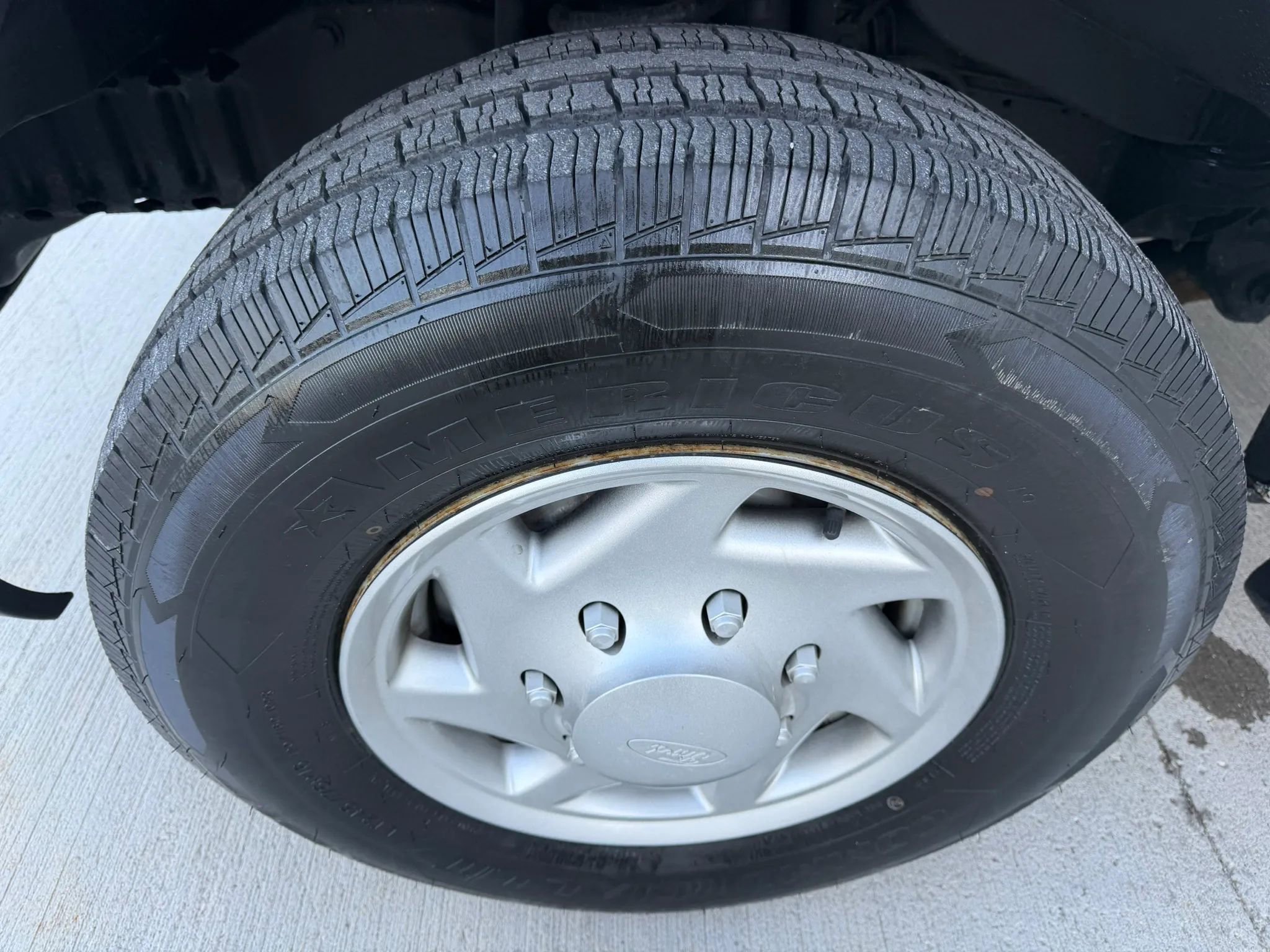 Used 2014 Ford E-250 and Econoline 250 Van 3D w/ Power Group image 27