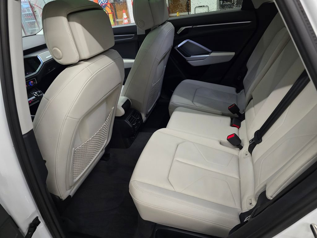 Used 2023 Audi Q3 2.0T Premium image 28