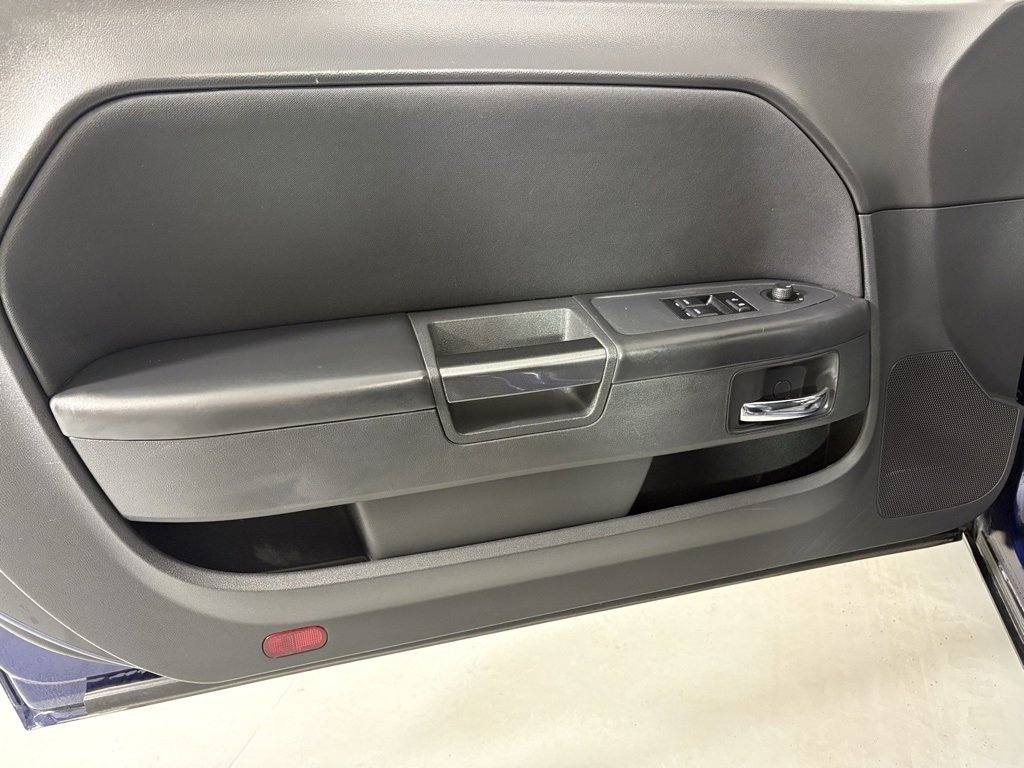 Used 2014 Dodge Challenger SXT image 14