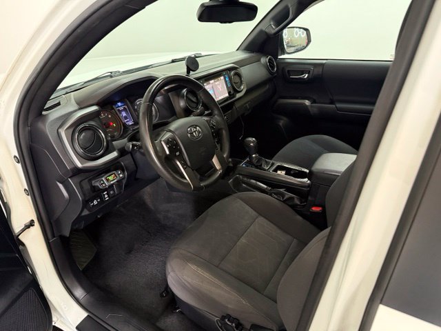 Used 2019 Toyota Tacoma TRD Off-Road AWD/4WD image 15