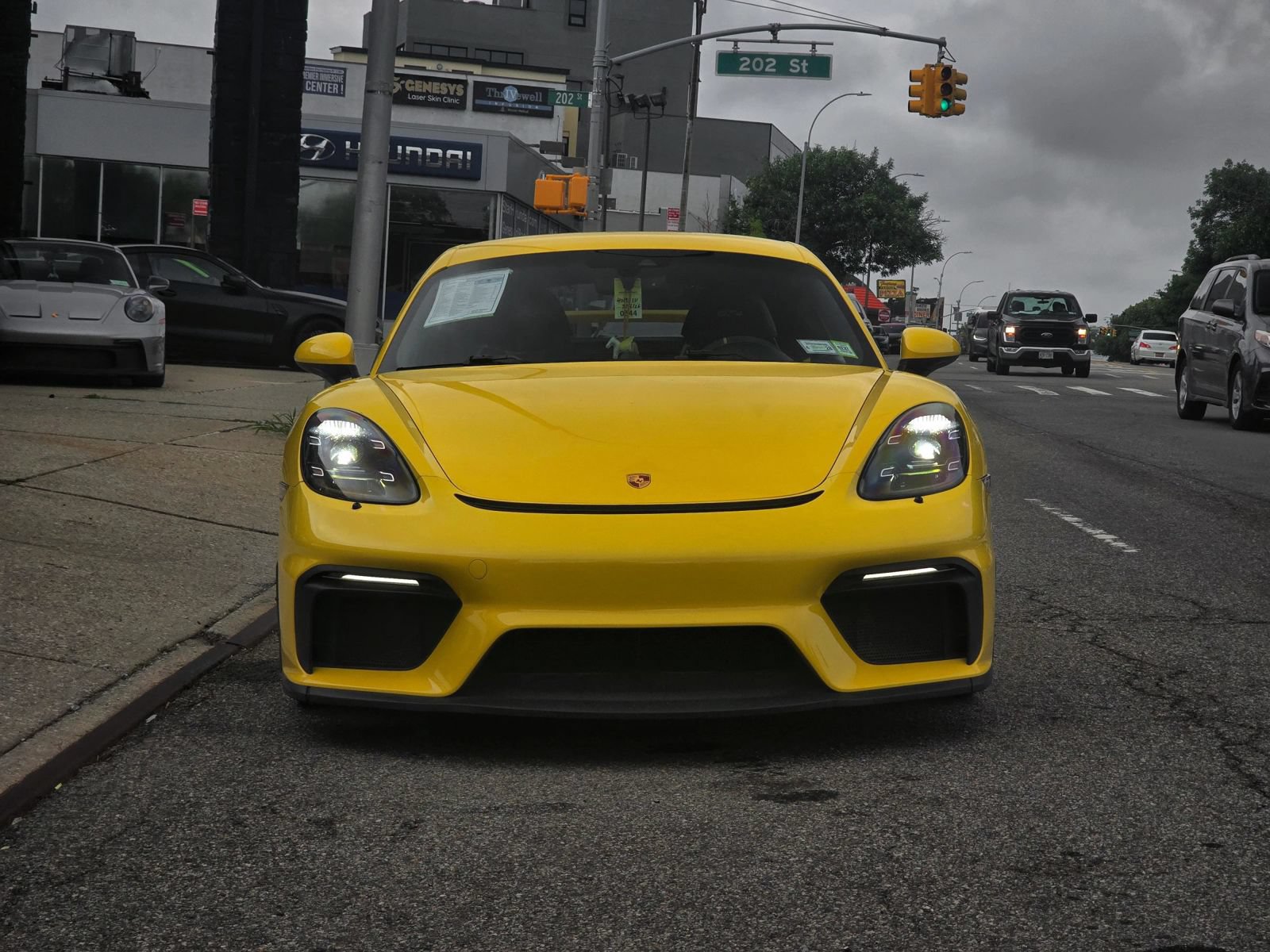 Used 2020 Porsche 718 Cayman GT4 RWD image 3