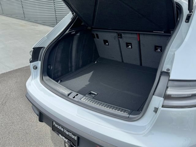 New 2026 Porsche Macan AWD/4WD image 35